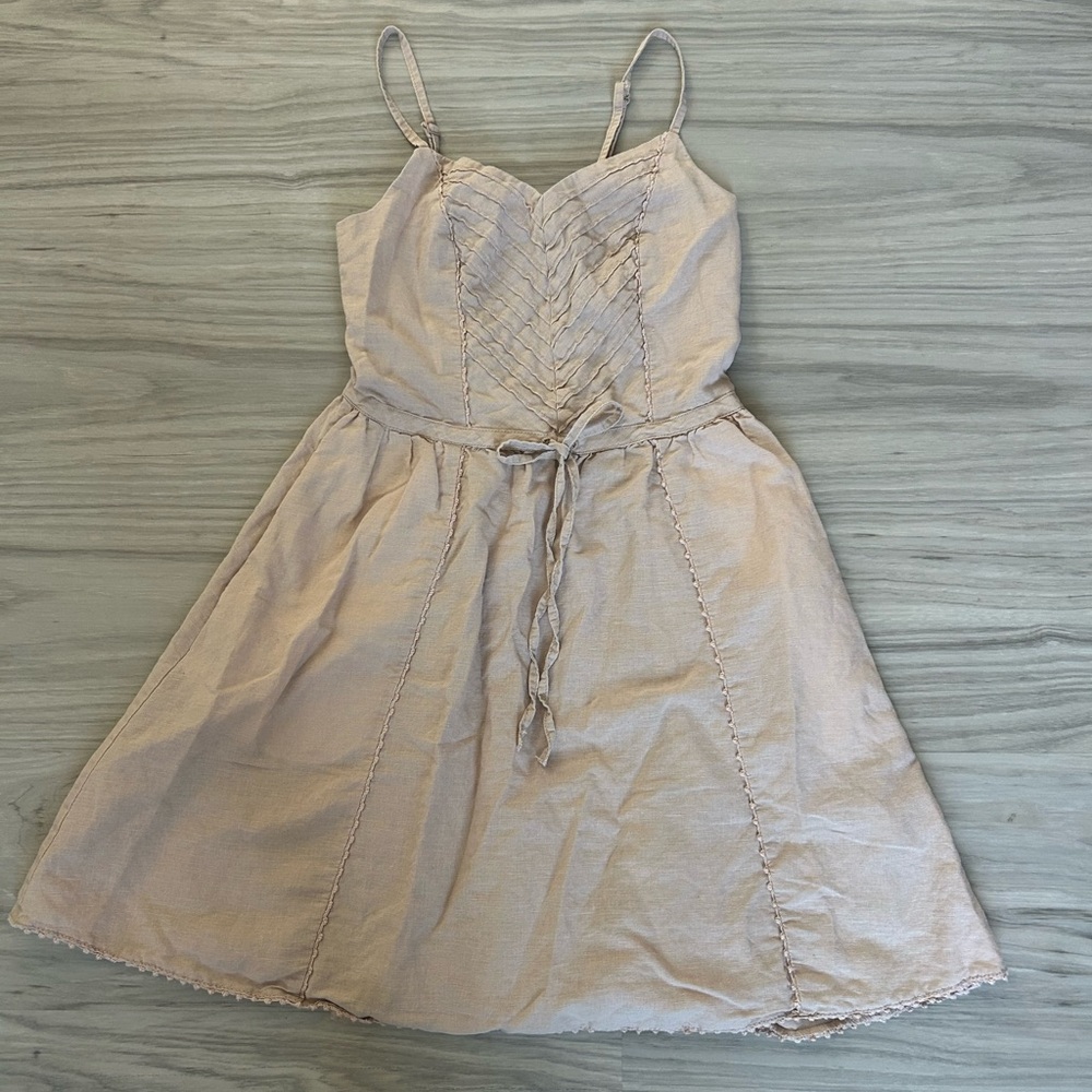 🔻🔻🔻Lauren Conred light dusty pink linen blended above the knees dress.